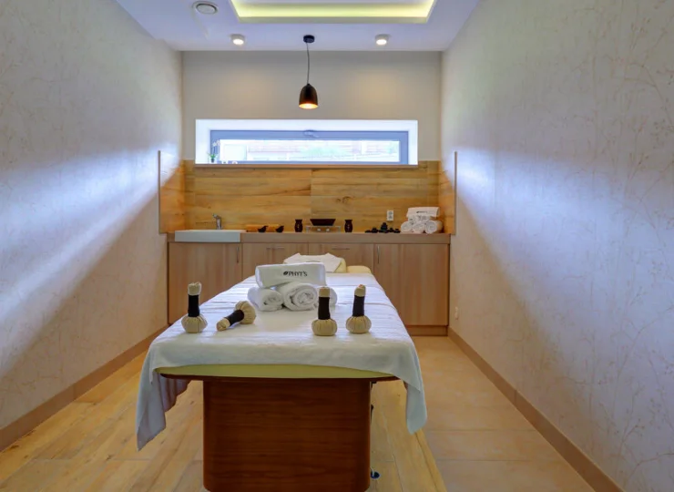 Gabinety SPA oferują masaże lecznicze i relaksacyjne oraz zabiegi kosmetyczne