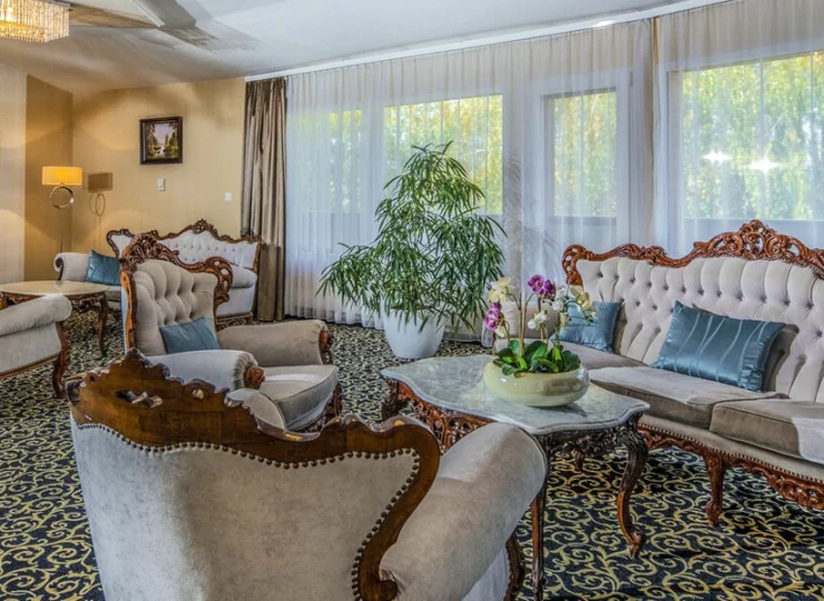 Apartament suite (100 m2 powierzchni) ma 2 odrębne sypialnie i przestronny salon