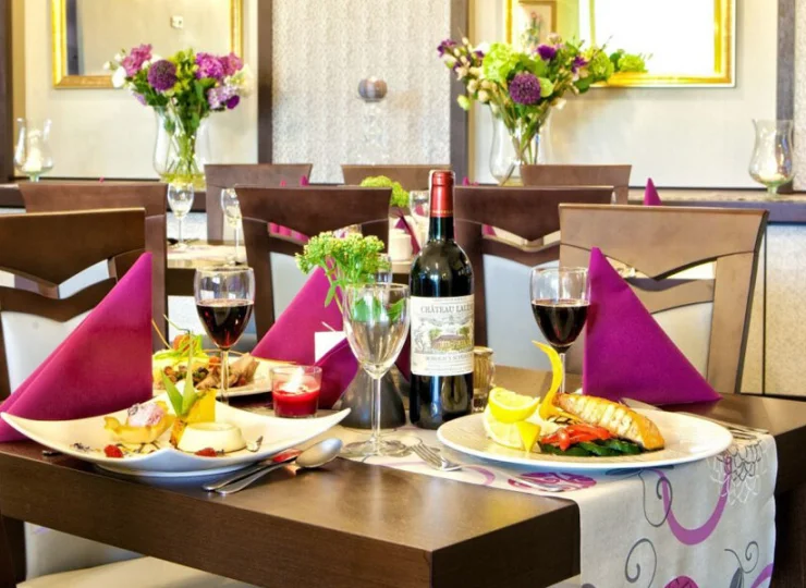 Hotel posiada restaurację a la carte
