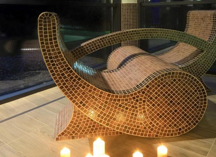 W strefie wellness przygotowano podgrzewane leżanki