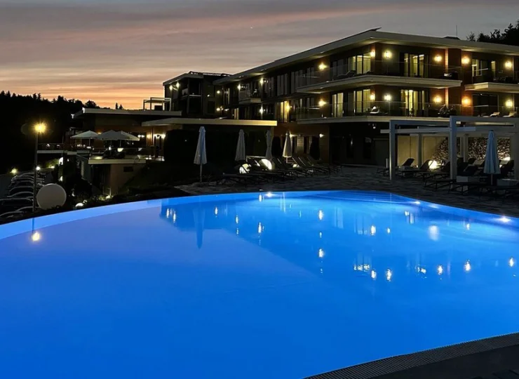 Hotel cechuje dyskretny luksus, naturalny, nowoczesny design oraz intymność