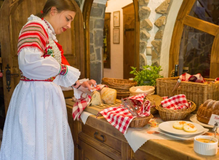 Na gości czekają posiłki w formie bufetu