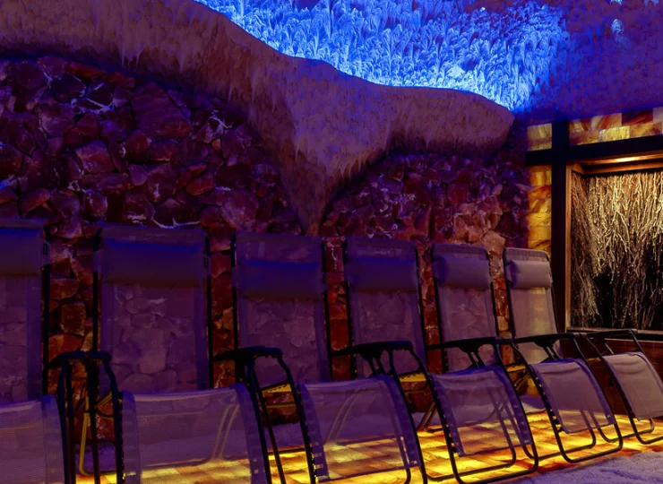 Jest tu też grota solna z tężnią solankową