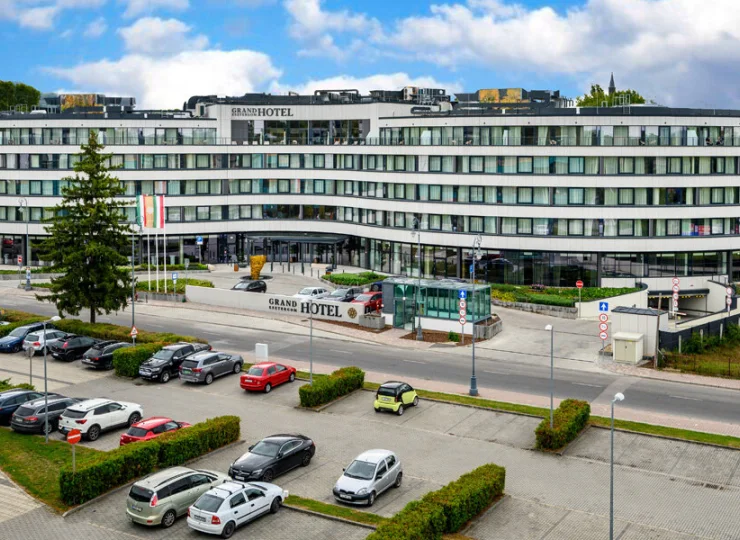 Grand Hotel Esztergom znajduję się w węgierskim mieście Esztergom nad Dunajem