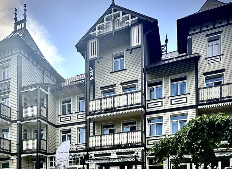 Willa Tatrzańska Hotel&SPA mieści się przy słynnym krynickim deptaku