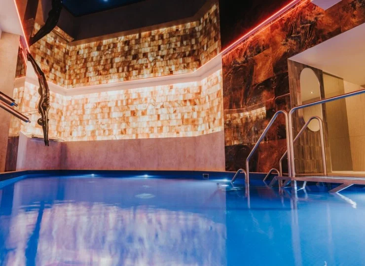 Era to jedyny hotel w Polsce z basenem w grocie solnej
