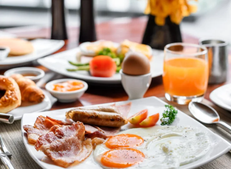 Śniadanie jest podawane w formie bufetu