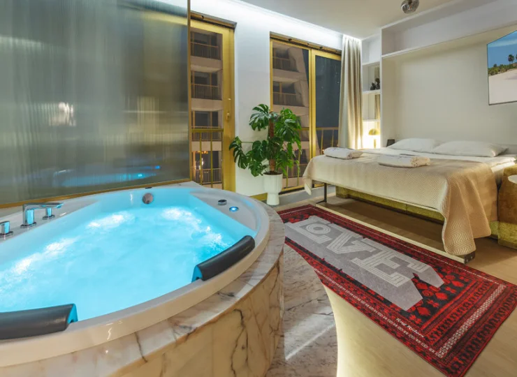 Apartament z jacuzzi w pokoju to pomysł na ekskluzywny pobyt we Wrocławiu