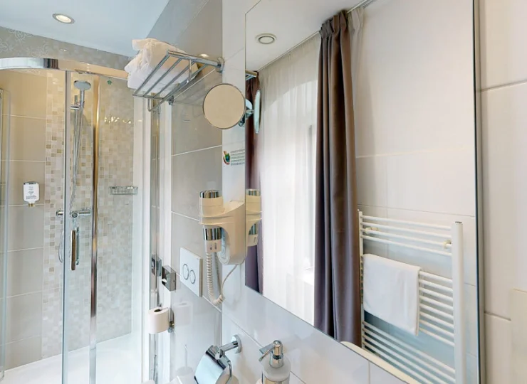 W większości łazienek mieści się kabina prysznicowa