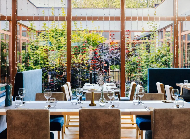 Wnętrza restauracji są przestronne