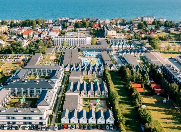 Obiekt mieści się 300m od plaży