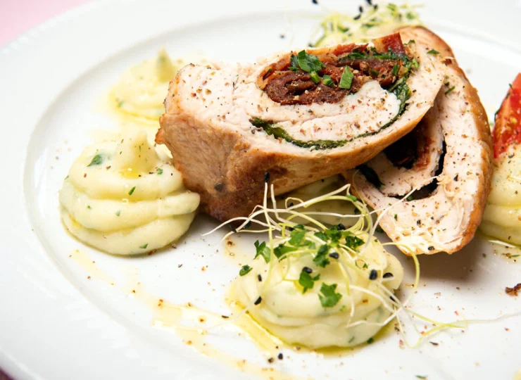 W menu restauracji znajdziecie kuchnię czeską w lekkim, nowoczesnym wydaniu
