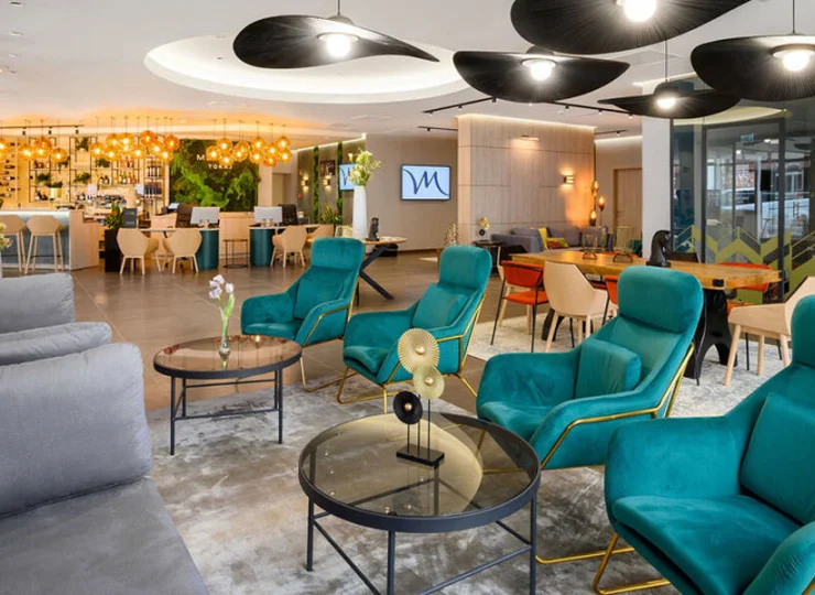 Lobby hotelu jest eleganckie i komfortowe