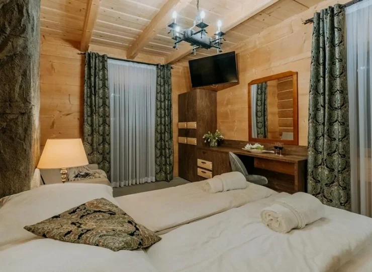 W pokoju 2+1 dodatkowa osoba może spać na rozkładanej sofie