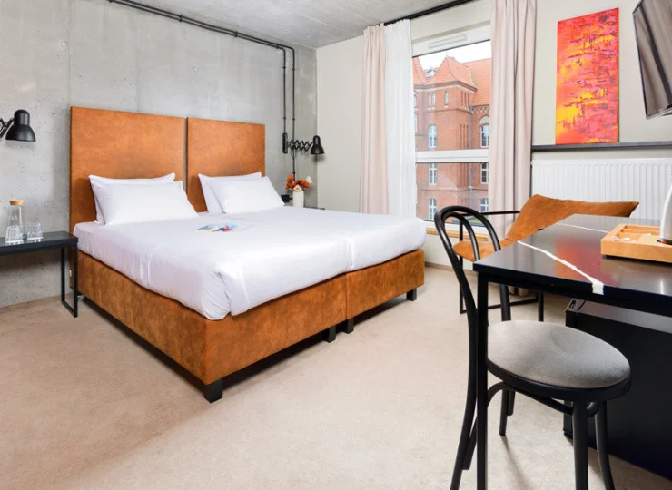 Pokoje w nowo wybudowanej oficynie są kameralne, wygodne i nowoczesne