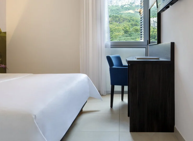 Pokój economy jest pozbawiony balkonu