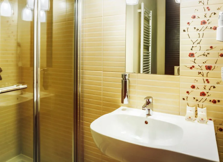 W łazience jest też suszarka do włosów