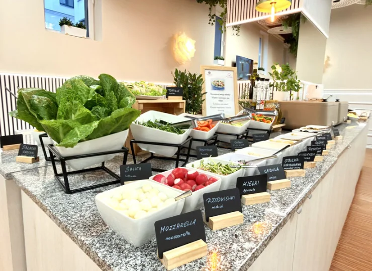 Śniadanie jest podawane w godzinach 7-10