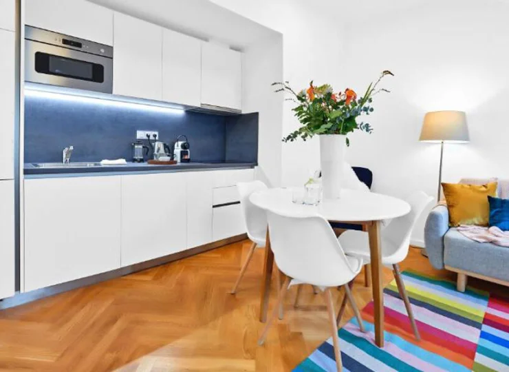 W każdym salonie jest świetnie wyposażony aneks kuchenny