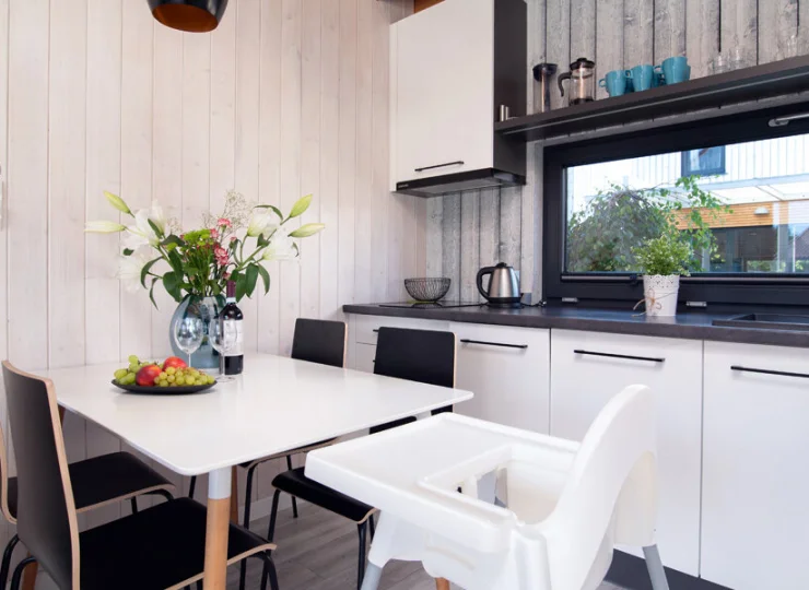 Kuchnia jest kompleksowo wyposażona