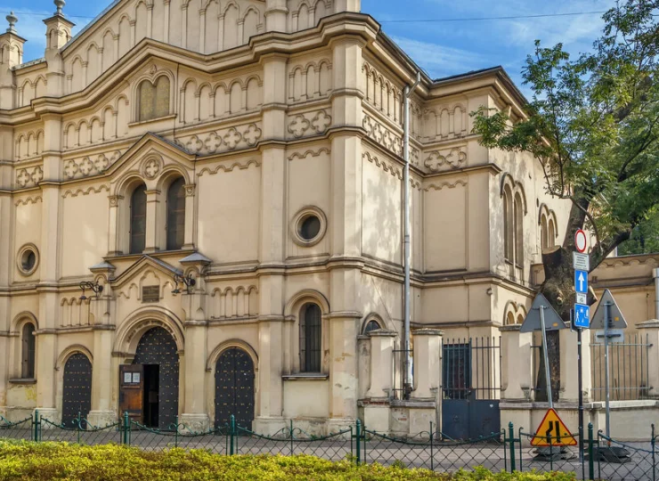 Do Synagogi Tempel przy tej samej ulicy jest niecałe 200 m