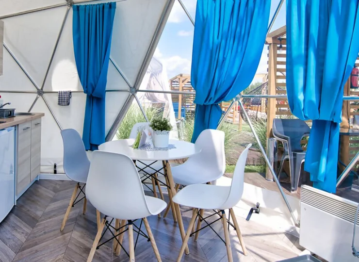 Aneks kuchenny pozwala wygodnie przygotować i zjeść posiłek