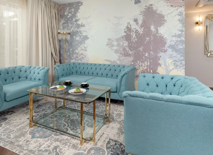 Apartament składa się z przestronnego pokoju dziennego oraz 2 sypialni