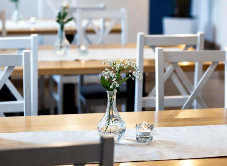 W menu znajdują się m.in. ryby, pizza, pierogi, codzienne danie dnia