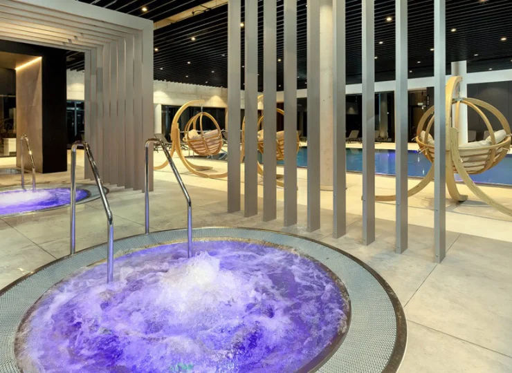 Wewnętrzne jacuzzi pozwalają na rozluźnienie