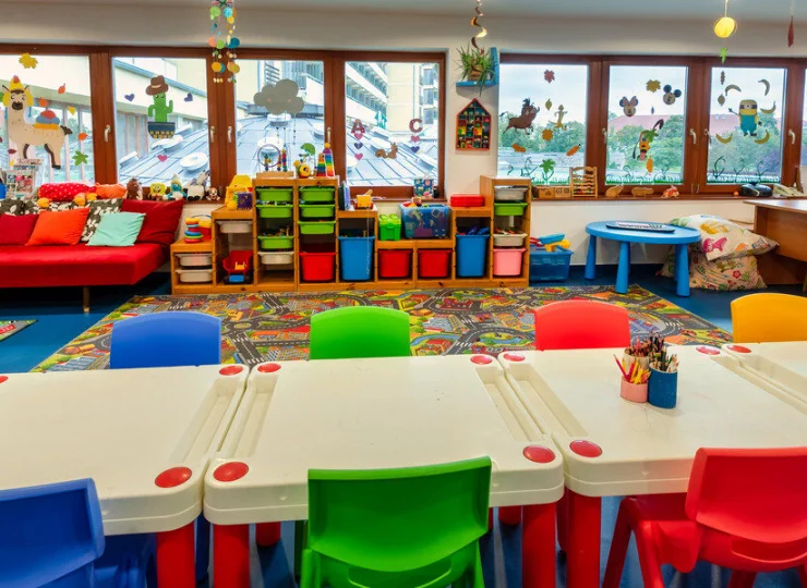 Na dzieci czeka spora, kolorowa sala zabaw