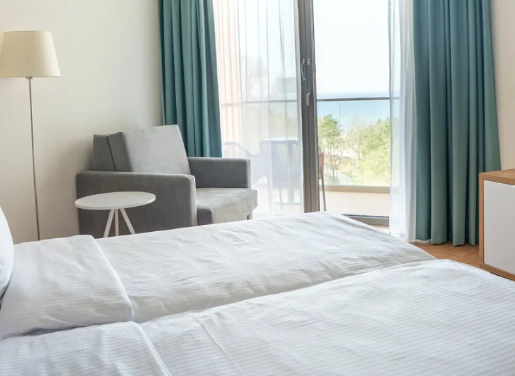 PINEA Resort posiada pokoje z widokiem na morze
