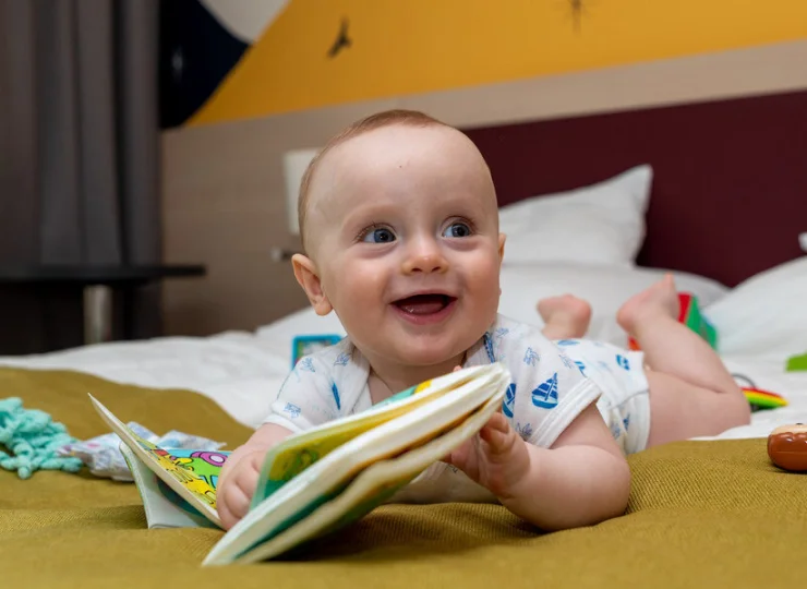 Pokoje są wyposażone w rozmaite sprzęty dla maluchów