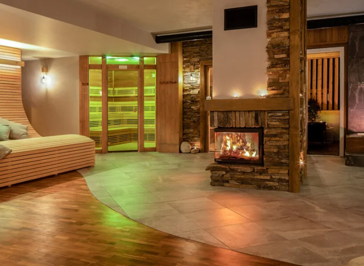 Świat saun zawiera saunę ziołową, solną, fińską, na podczerwień i kabinę parową