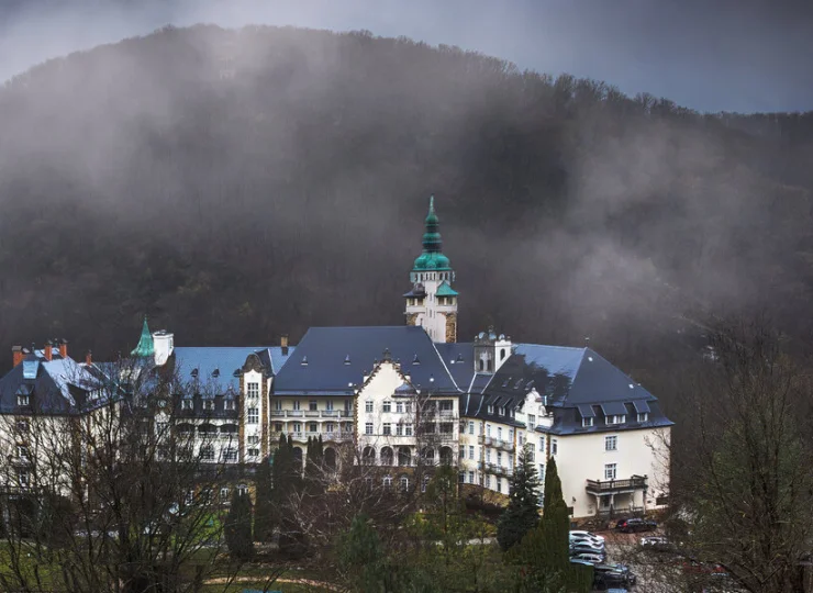 Zimowy krajobraz hotelu