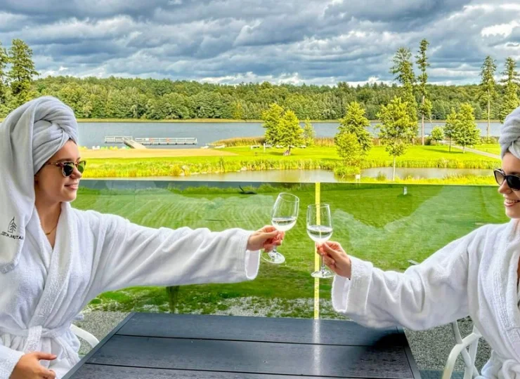 Tu połączysz pobyt w zacisznym miejscu na Mazurach z wygodą 4* hotelu
