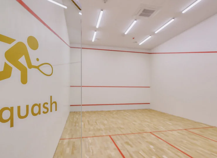 Jest także boisko do squasha