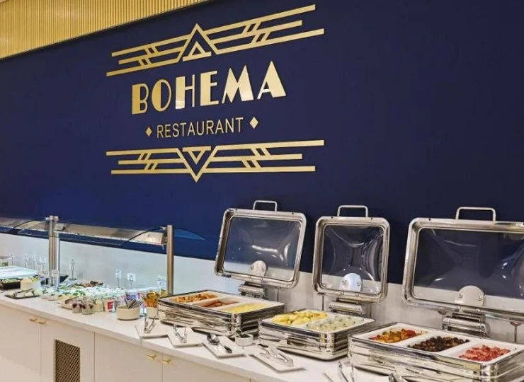 Śniadanie jest podawane w formie bufetu