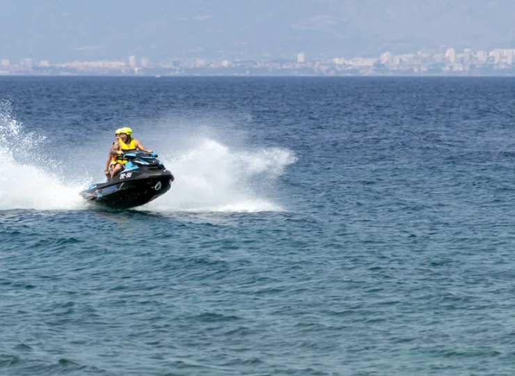 Można tutaj uprawiać sporty wodne