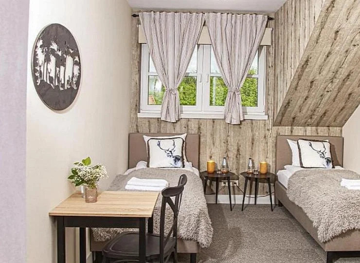 Pokoje wyposażono w telewizor i dostęp do Wi-Fi