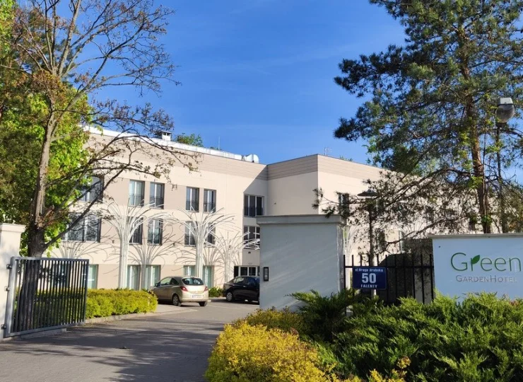 Green Garden Hotel jest położony w Falentach