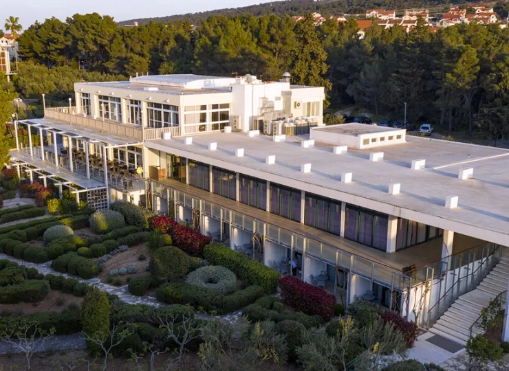 Na gości czeka bufetowa restauracja Oliveto