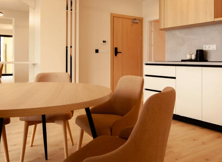 Aneks kuchenny wyposażono nawet w zmywarkę do naczyń