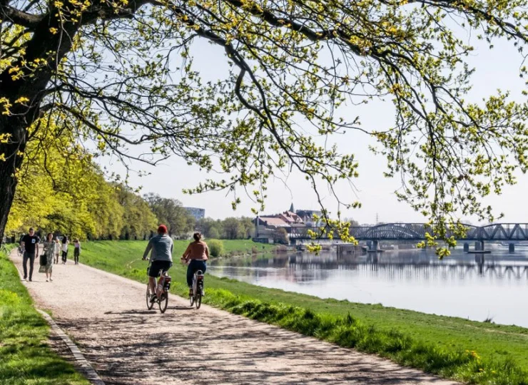 Arche Klasztor mieści się w północnej części Wrocławia
