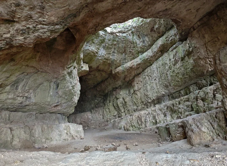 Atrakcje okolicy: jaskinia Selim