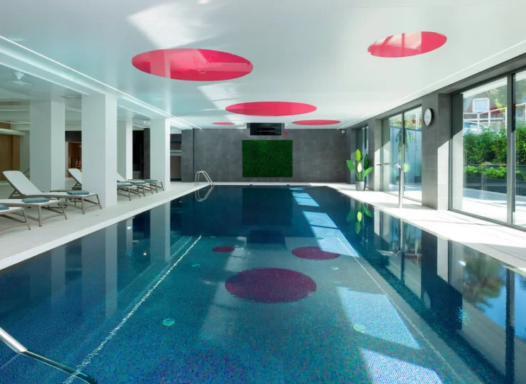 Basen wewnętrzny to gówna część strefy wellness