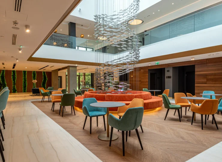 Centrum życia w hotelu stanowi jego Lobby Bar