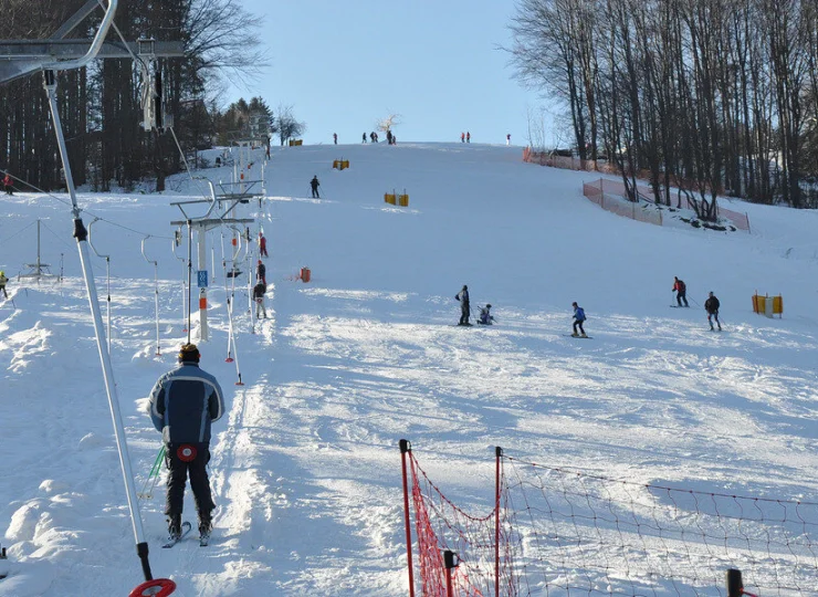 Wyciąg talerzykowy w Ski-Dolinie