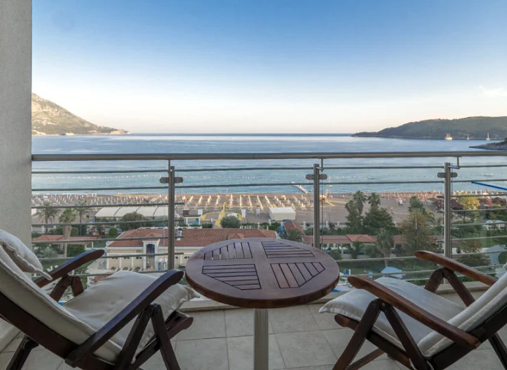 Przykładowy balkon pokoju Premium z widokiem na morze