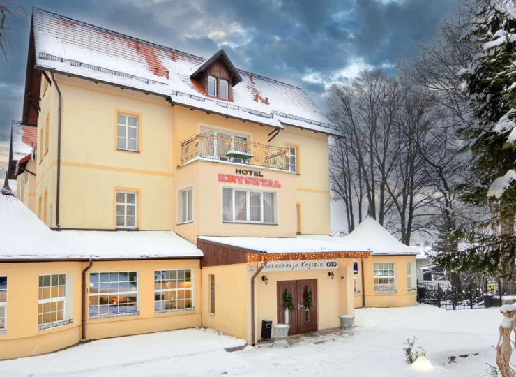 Hotel Kryształ jest znakomicie położony przy ul. Zdrojowej