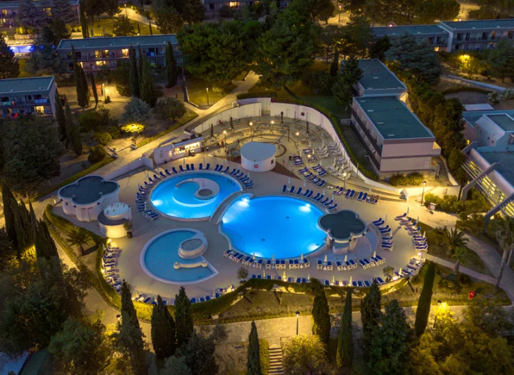 Kompleks basenowy jest lubiany przez gości